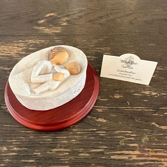 DEMDACO Willow Tree Grandmother : Love that Transcends the Years Trinket Box NEW - Picture 4 of 7